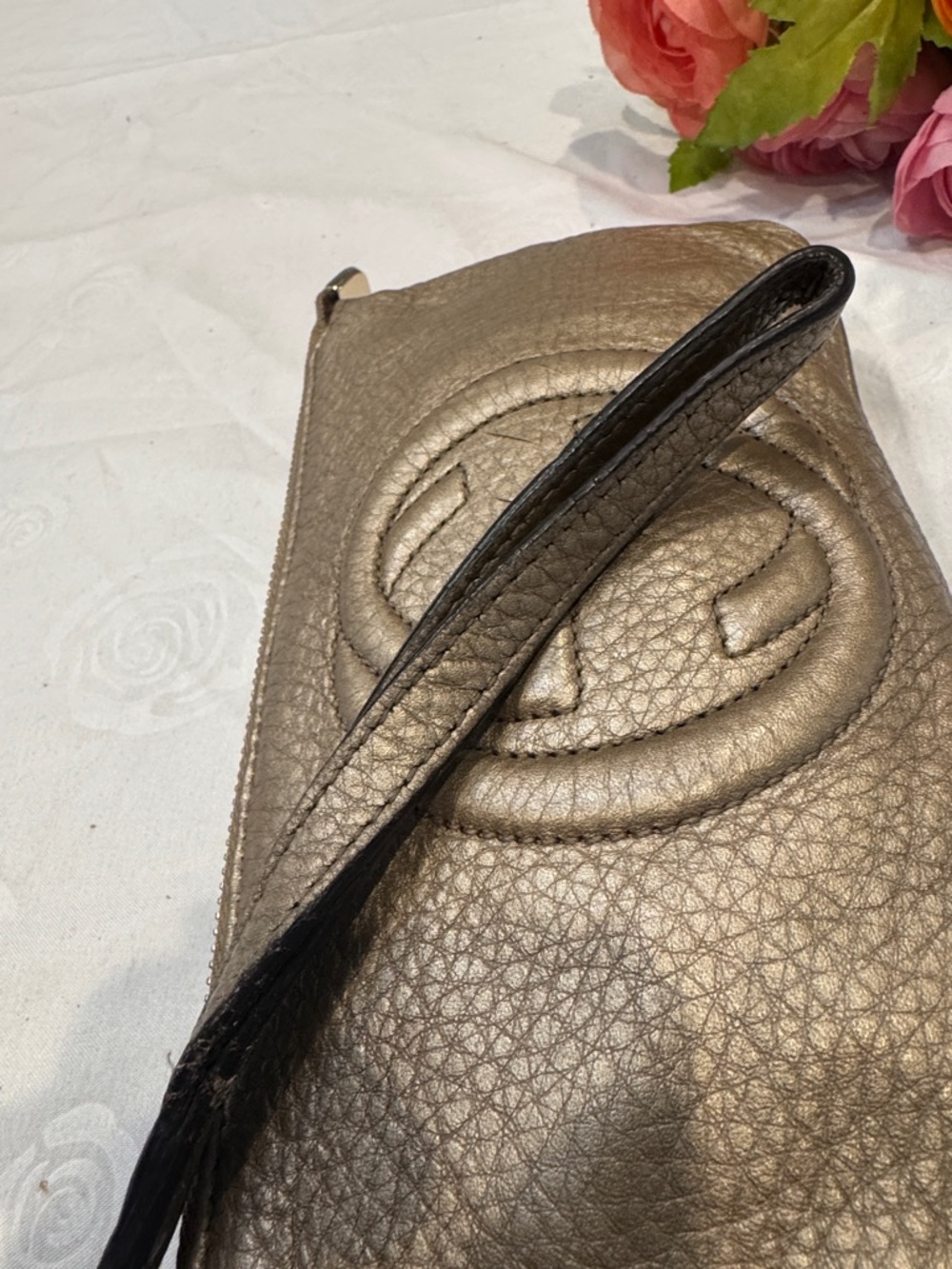 Authentic Gucci Metallic Pewter Leather Wristlet Clutch - Picture 9 of 14